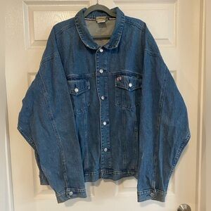 Vintage Walt Disney World denim jacket. Mens size XXL.